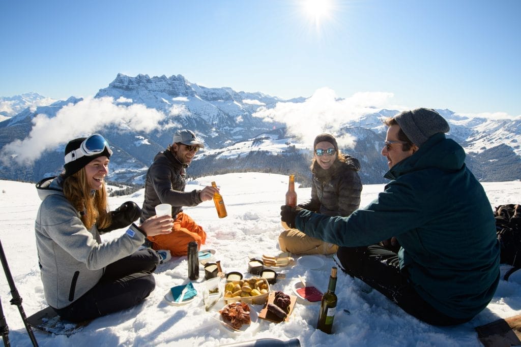 La raclette est certainement la spécialité locale du Valais la plus connue